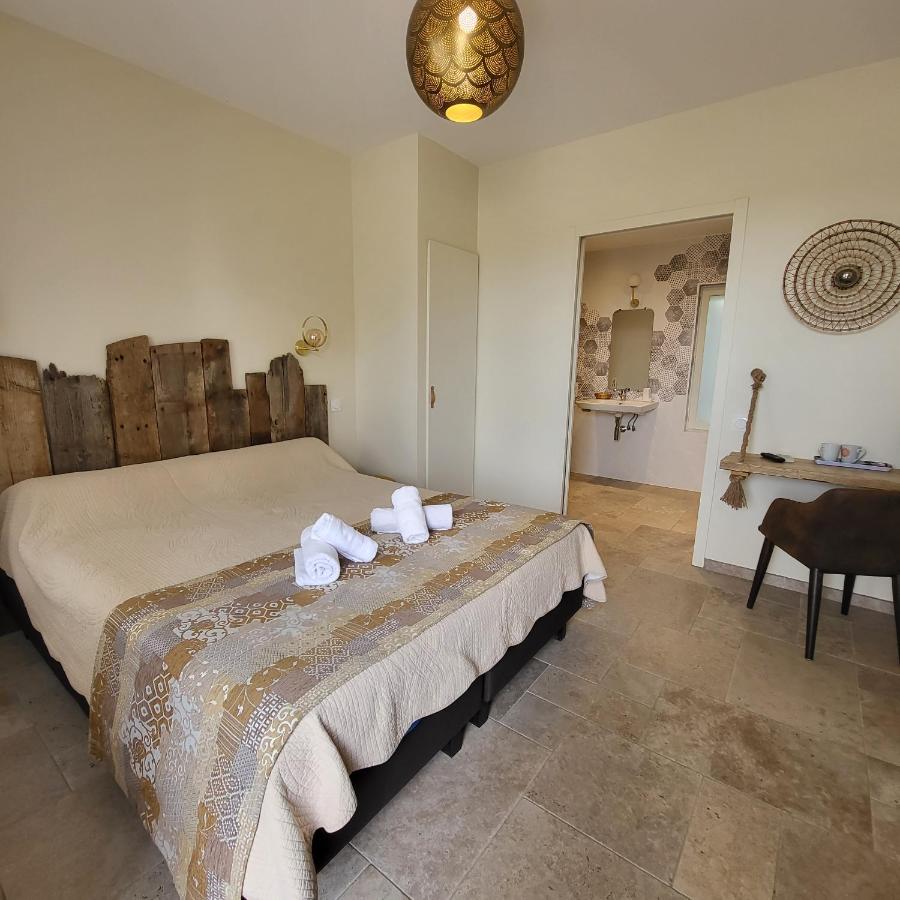 Manade Saint Louis Mas De La Paix Bed & Breakfast Vauvert Dış mekan fotoğraf