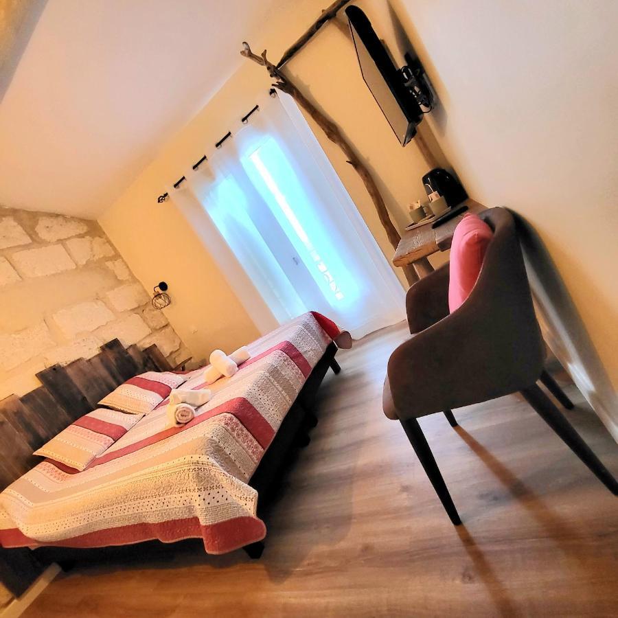 Manade Saint Louis Mas De La Paix Bed & Breakfast Vauvert Dış mekan fotoğraf