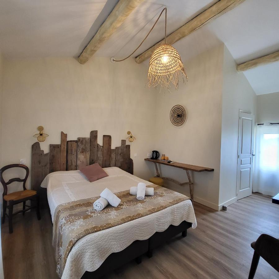 Manade Saint Louis Mas De La Paix Bed & Breakfast Vauvert Dış mekan fotoğraf